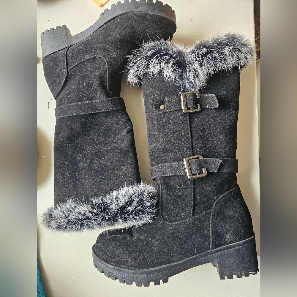 Women's Black Fur-Trimmed Boots